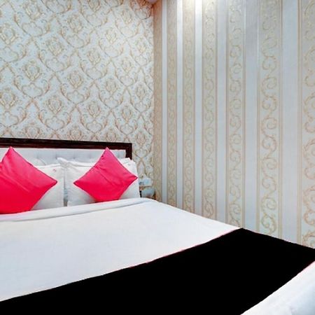 Hotel De Classico Juhu Мумбаи Экстерьер фото